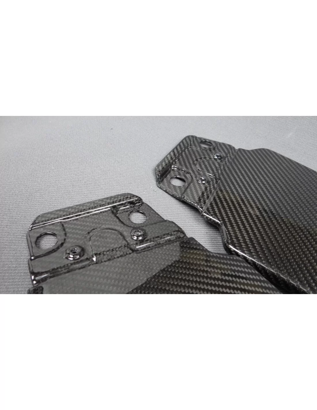  - Maserati - Maserati Quattroporte Ghibli 14-15 Pillars Carbon Trims - 9 - Rehaussez l'intérieur de votre Maserati Quattroporte