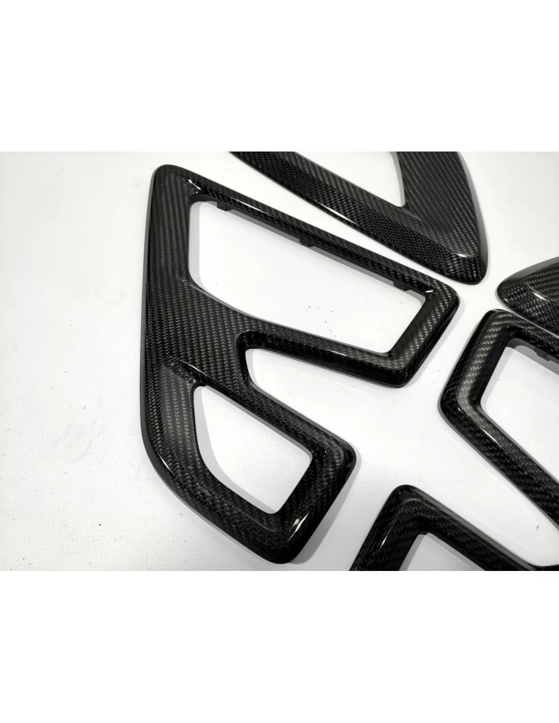  - Land Rover - Range Rover Carbon Trims 4pcs - 7 - Upgrade your Range Rover's interior with this premium 4-piece carbon trim se