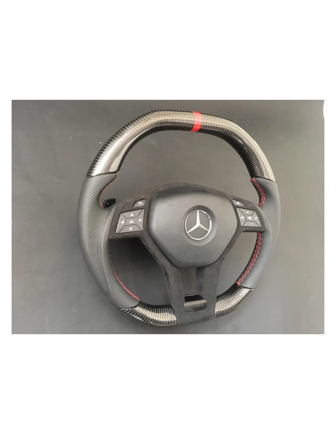  - Steering Wheels - 梅赛德斯-奔驰 W204 W212 C E AMG W218 W207 W172 SLK SL 碳皮方向盘 - 3 - 梅赛德斯 W204 W212 C E AMG 碳纤维方向盘为您的座驾锦上添花。时尚耐用，带来极