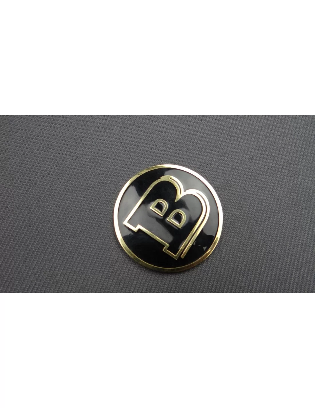 - Logos & Emblems - Mercedes-Benz W463 G-Klasse Kap Schep Bonnet Gouden Kenteken 57mm - 9 - Upgrade je G-Klasse met deze 57 mm   - Logos & Emblems - Mercedes-Benz W463 G-Klasse Kap Schep Bonnet Gouden Kenteken 57mm - 9 - Upgrade je G-Klasse met deze 57 mm