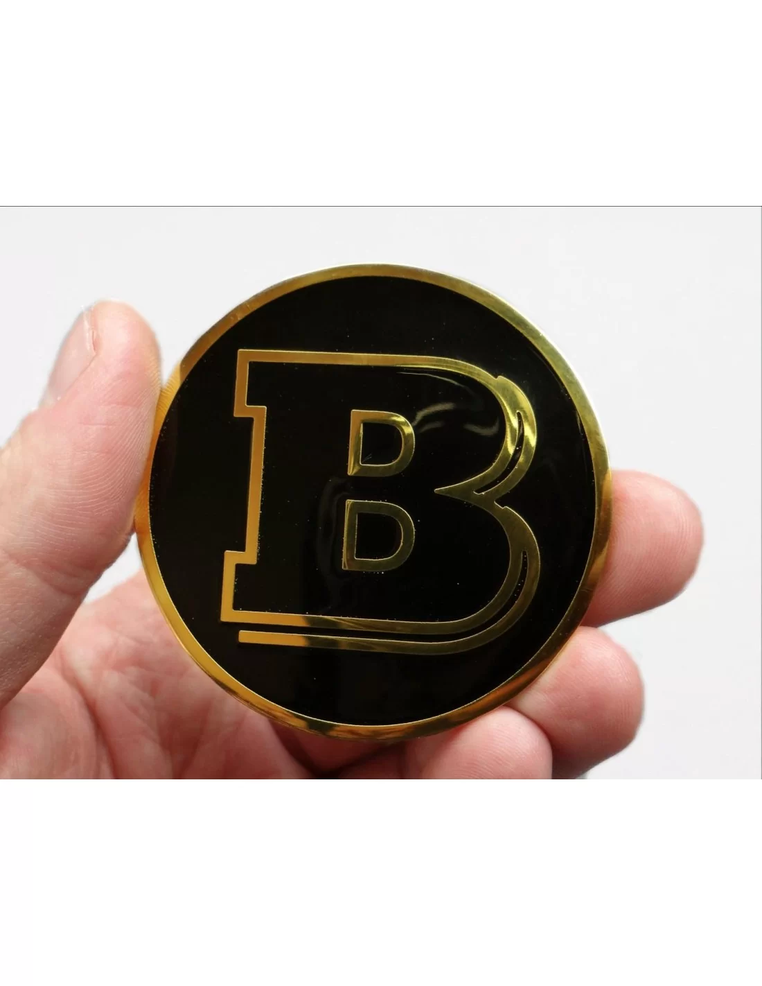  - Logos & Emblems - 梅赛德斯-奔驰 W463 G 级引擎盖上的金色徽章 57mm - 18 - 为您的 G 系列升级，在引擎盖上镶嵌这枚 57 毫米的金色徽章。增添一抹优雅！❇️❕