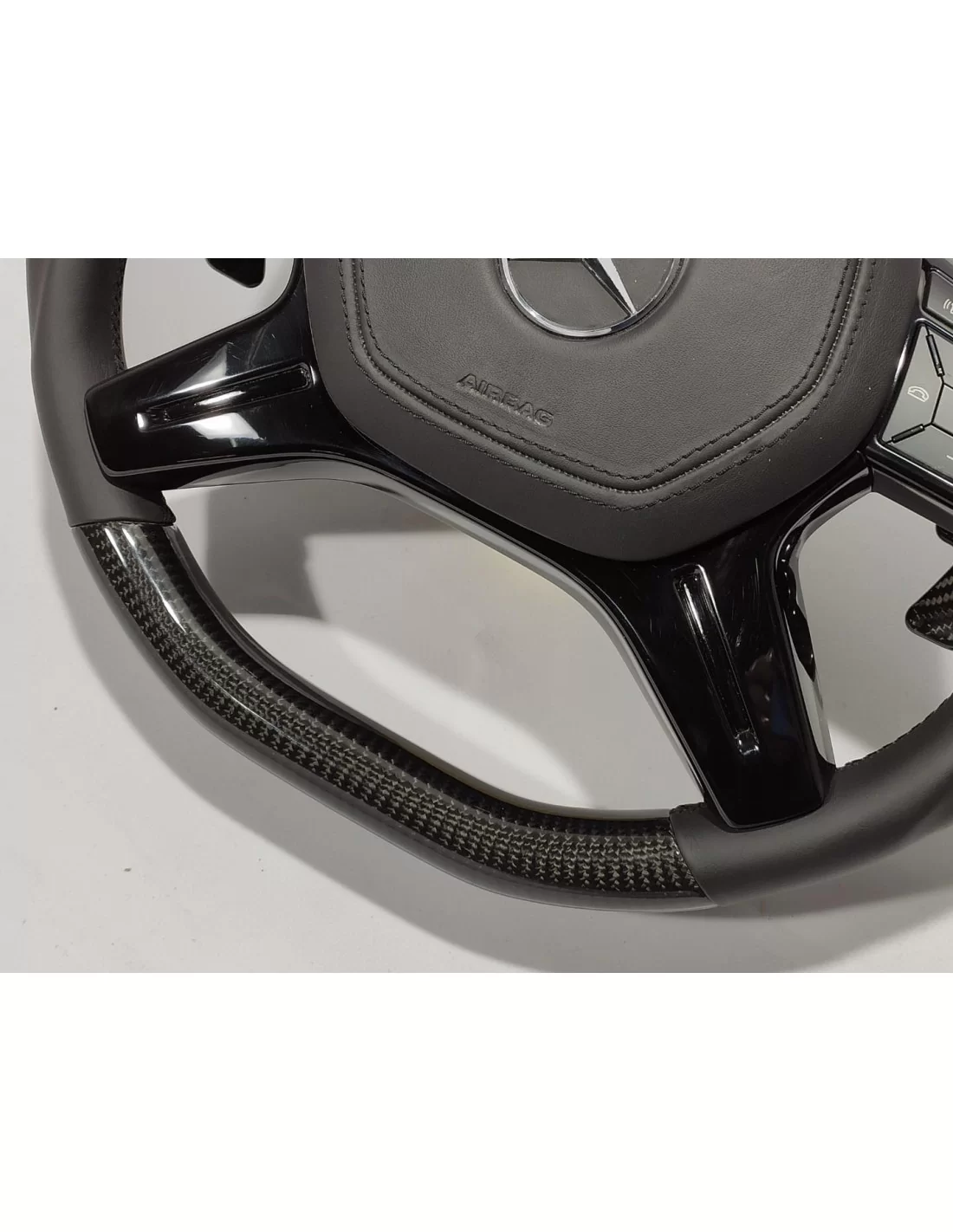 - Volant - Mercedes-Benz ML W166 GL GLS GLE W292 G W463 W212 E Volant en cuir carbone - 4 - Améliorez votre Mercedes-Benz avec   - Volant - Mercedes-Benz ML W166 GL GLS GLE W292 G W463 W212 E Volant en cuir carbone - 4 - Améliorez votre Mercedes-Benz avec