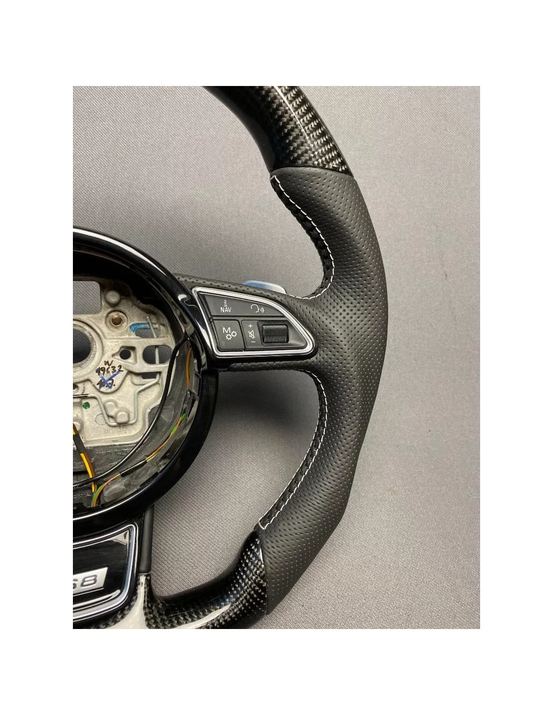  - Lenkräder - Audi S8 Lenkrad Carbon Leder - 7 - Audi S8 Lederlenkrad Carbon bei Tuneverse bestellen! Erhöhen Sie Ihr Interieur