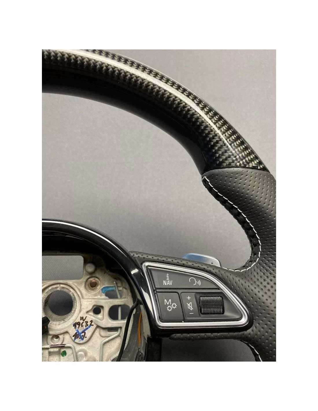 - Steering Wheels - Audi S8 Stuur Carbon Leer - 8 - Bestel het Audi S8 Stuur Carbon Leer bij Tuneverse! Verfraai je interieur m  - Steering Wheels - Audi S8 Stuur Carbon Leer - 8 - Bestel het Audi S8 Stuur Carbon Leer bij Tuneverse! Verfraai je interieur m