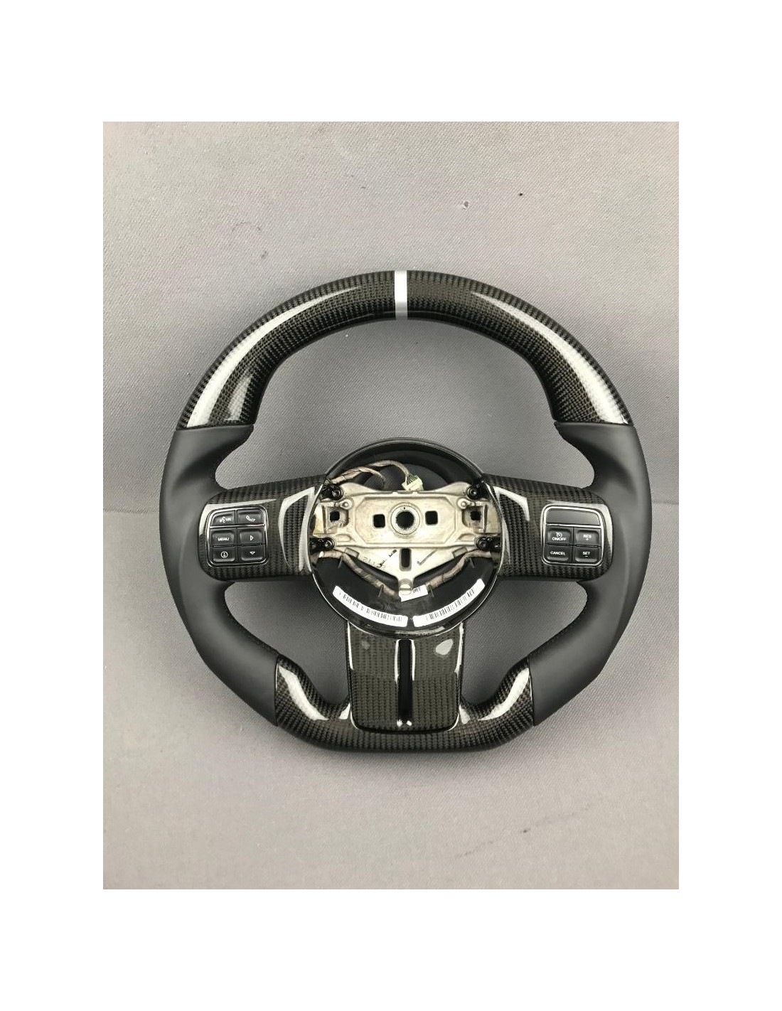  - Steering Wheels - 吉普车碳纤维真皮方向盘 - 1 - 在 Tuneverse，用我们时尚的碳纤维真皮方向盘改变您的吉普车！享受更高的舒适度和性能--今天就订购吧！✏️✈️