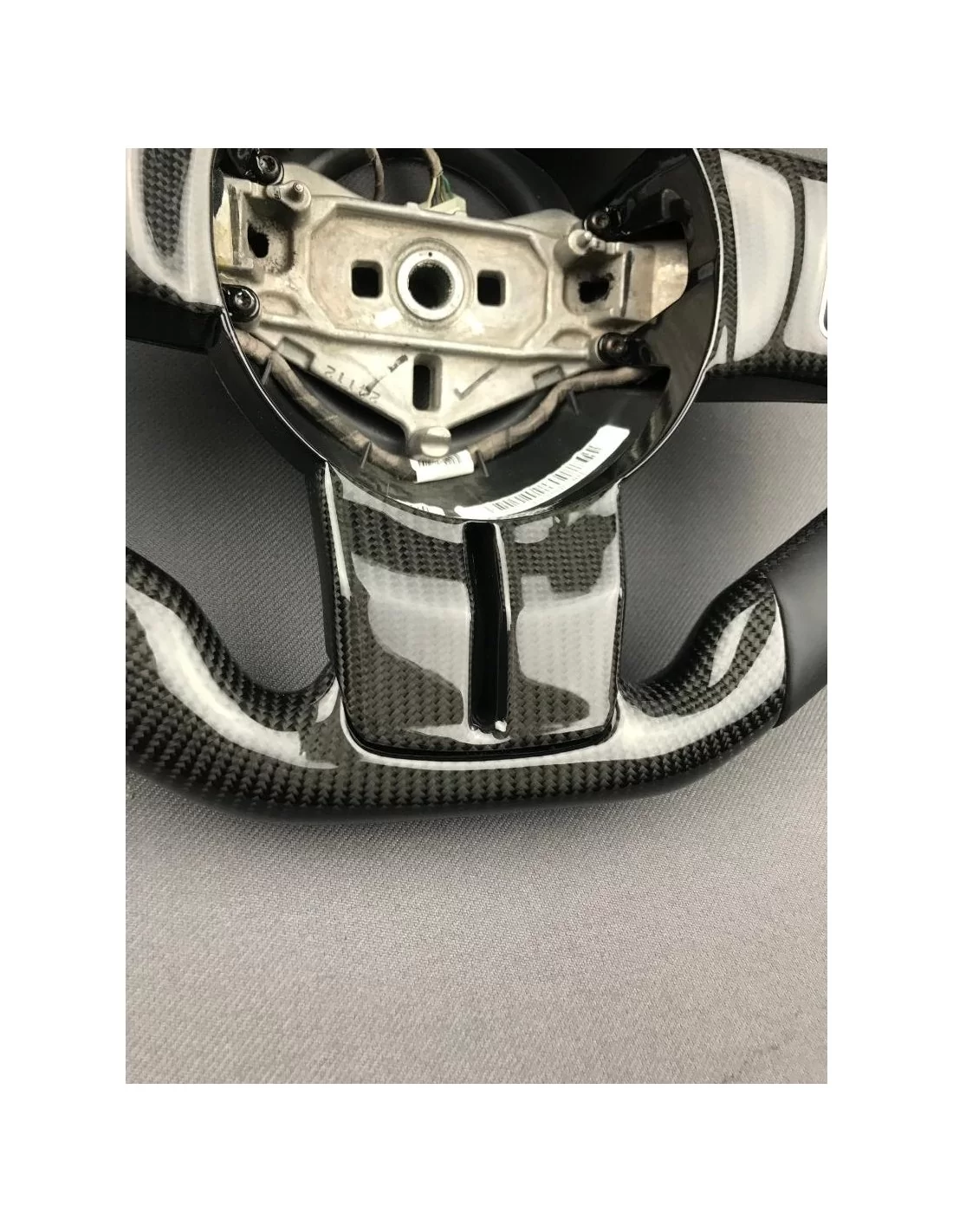  - Volante - Volante Jeep Cuero Carbono - 3 - Transforme su Jeep con nuestro elegante volante de cuero de carbono en Tuneverse. 