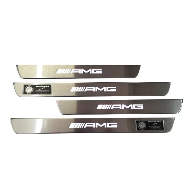  - logo & Emblems - Set di soglie delle porte illuminate a LED Mercedes-Benz - 1 - Aggiornate la vostra Mercedes-Benz con questo