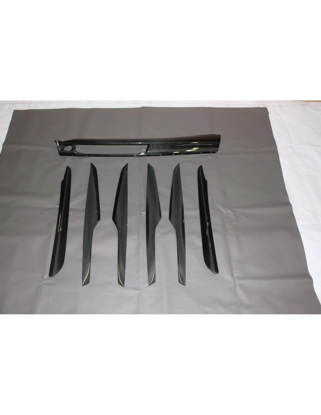 - BMW - BMW X5 F15 Inserciones interiores de carbono - 2 - Transforma el interior de tu BMW X5 F15 con elegantes inserciones de - BMW - BMW X5 F15 Inserciones interiores de carbono - 2 - Transforma el interior de tu BMW X5 F15 con elegantes inserciones de