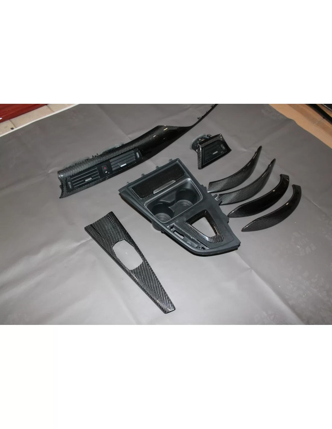 - BMW - 宝马 F30 内饰碳纤维饰条 - 4 - 用光滑的碳纤维饰条改变您的宝马 F30 内饰,提升运动风格的时尚感和精致感!✨✈️  - BMW - 宝马 F30 内饰碳纤维饰条 - 4 - 用光滑的碳纤维饰条改变您的宝马 F30 内饰,提升运动风格的时尚感和精致感!✨✈️