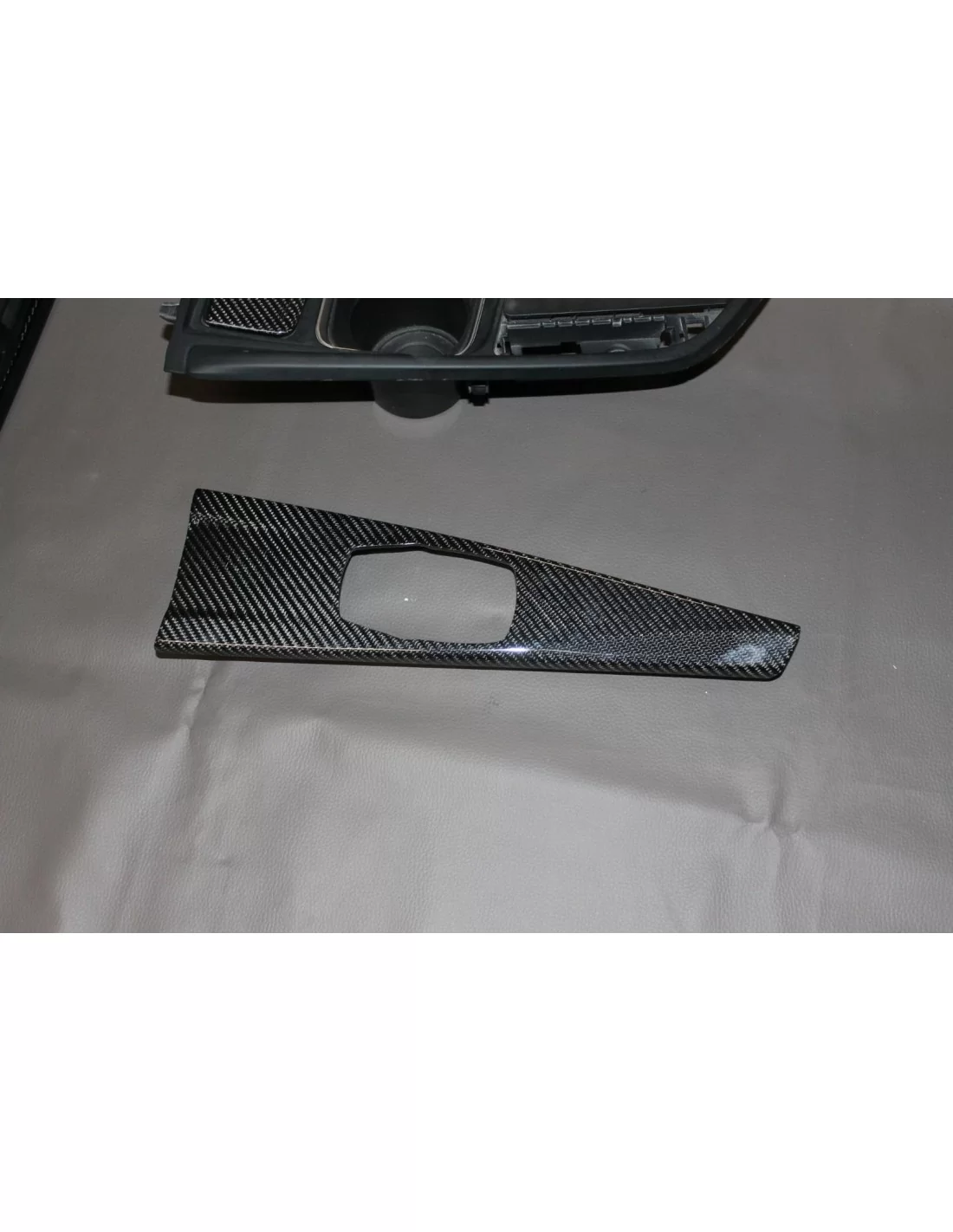 - BMW - 宝马 F30 内饰碳纤维饰条 - 5 - 用光滑的碳纤维饰条改变您的宝马 F30 内饰,提升运动风格的时尚感和精致感!✨✈️  - BMW - 宝马 F30 内饰碳纤维饰条 - 5 - 用光滑的碳纤维饰条改变您的宝马 F30 内饰,提升运动风格的时尚感和精致感!✨✈️