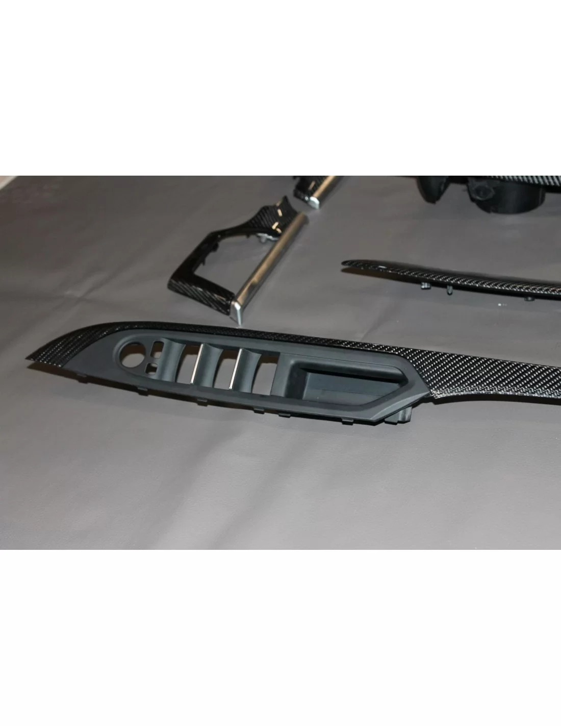 - BMW - 宝马 6 系内饰碳纤维饰条 - 4 - 为您的 BMW 6 系升级优质碳纤维内饰,打造精致现代的外观。✨❇️  - BMW - 宝马 6 系内饰碳纤维饰条 - 4 - 为您的 BMW 6 系升级优质碳纤维内饰,打造精致现代的外观。✨❇️