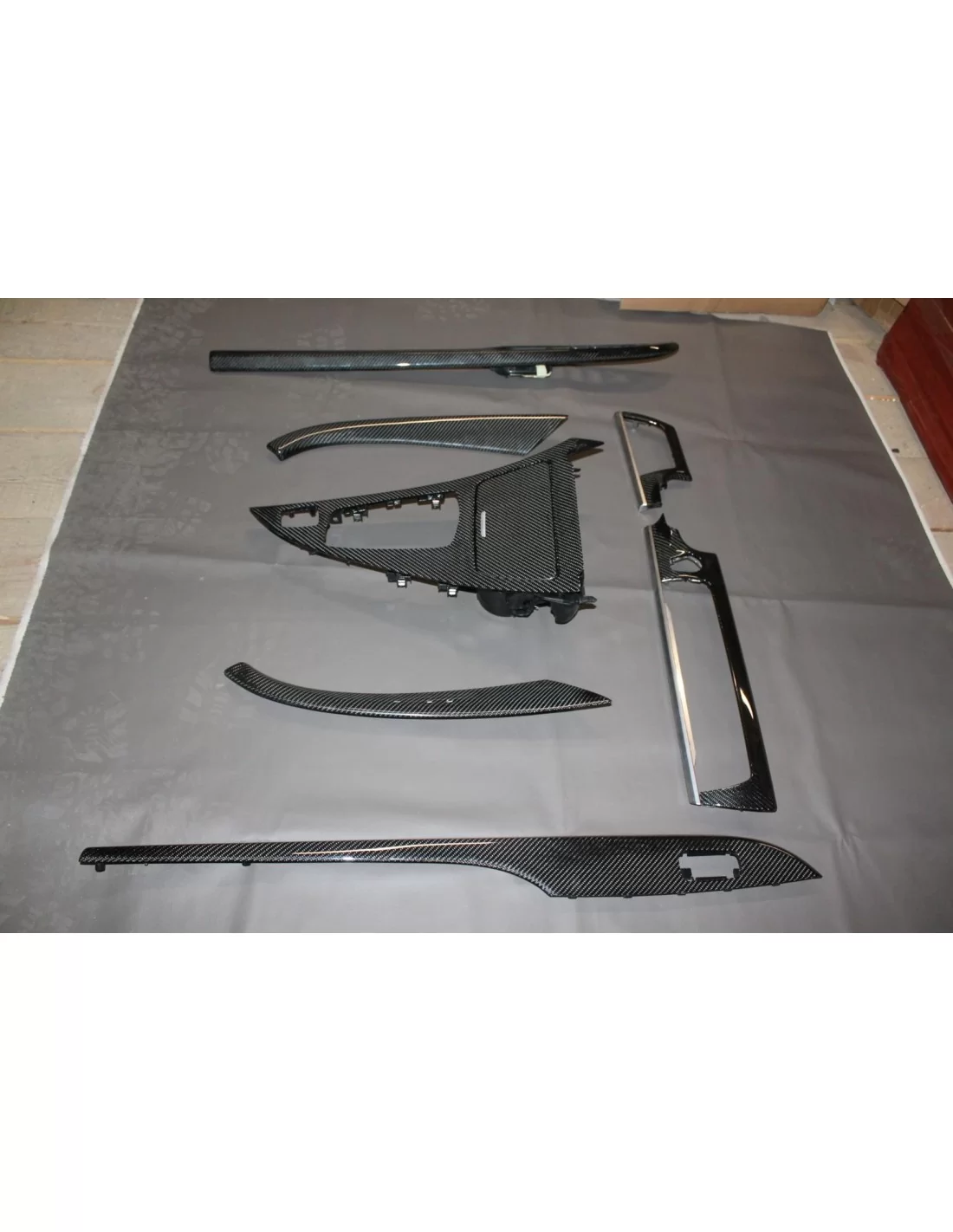 - BMW - 宝马 6 系内饰碳纤维饰条 - 5 - 为您的 BMW 6 系升级优质碳纤维内饰,打造精致现代的外观。✨❇️  - BMW - 宝马 6 系内饰碳纤维饰条 - 5 - 为您的 BMW 6 系升级优质碳纤维内饰,打造精致现代的外观。✨❇️