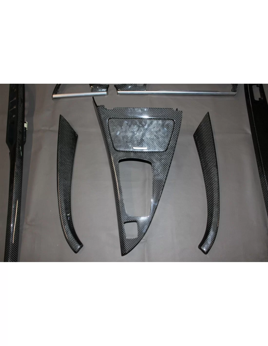  - BMW - BMW 6-serie interieur koolstof bekleding - 7 - Verfraai je BMW 6 Reeks met premium carbon interieurlijsten voor een ver