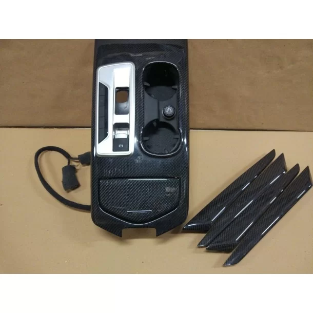  - Maserati - Części wewnętrzne Maserati Ghibli z włókna węglowego - 1 - Ulepsz wnętrze swojego Maserati Ghibli za pomocą wysoki