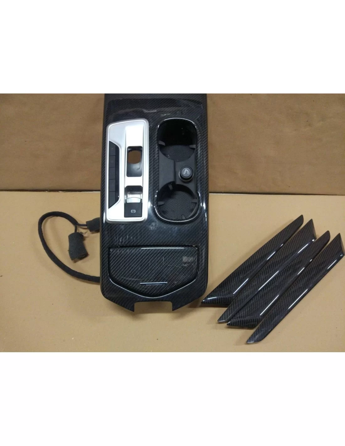 - Maserati - Peças interiores em carbono para Maserati Ghibli - 1 - Melhore o interior do seu Maserati Ghibli com peças de carb - Maserati - Peças interiores em carbono para Maserati Ghibli - 1 - Melhore o interior do seu Maserati Ghibli com peças de carb