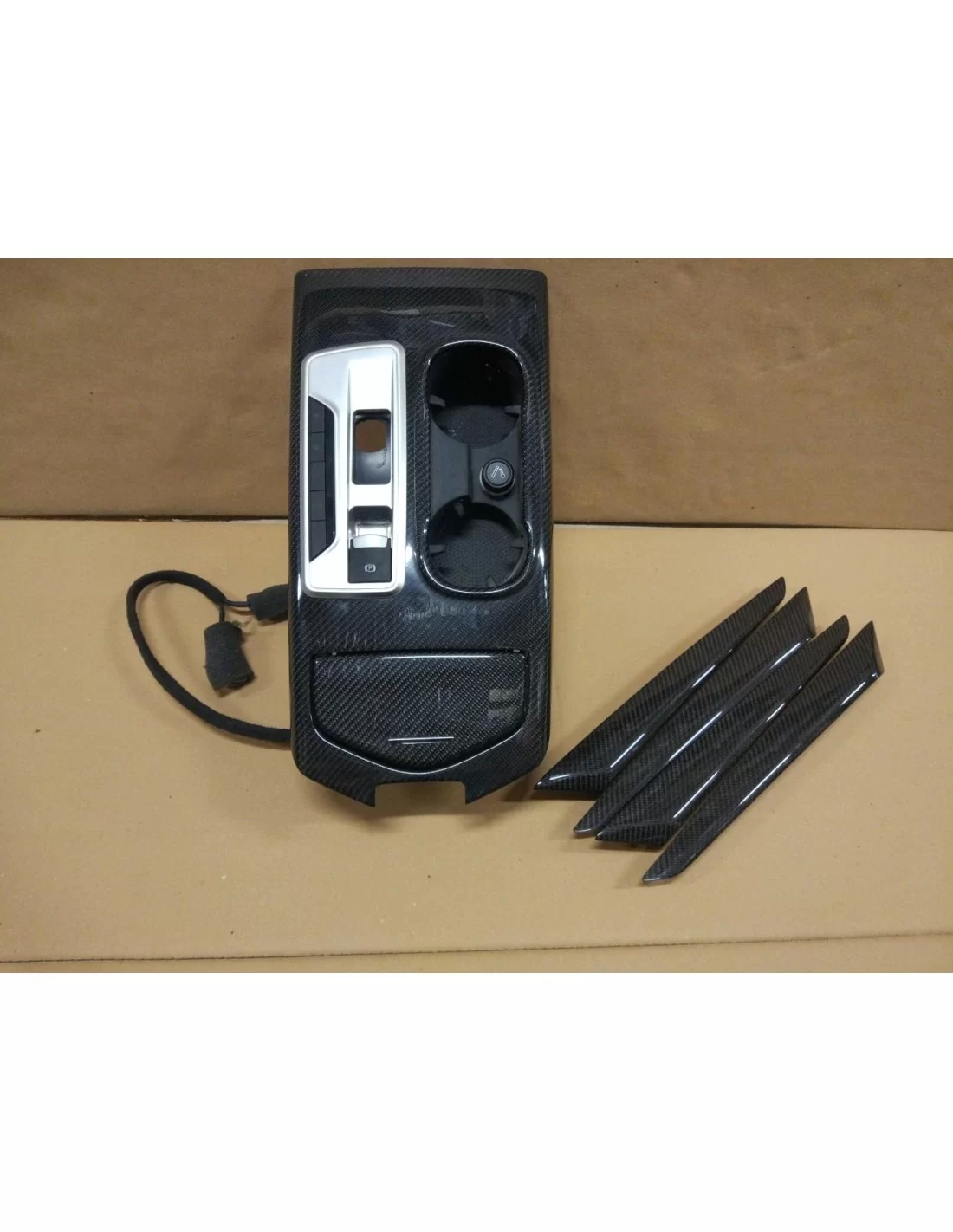 - Maserati - Maserati Ghibli Carbon Interior Parts - 2 - Améliorez l'intérieur de votre Maserati Ghibli avec des pièces en carb  - Maserati - Maserati Ghibli Carbon Interior Parts - 2 - Améliorez l'intérieur de votre Maserati Ghibli avec des pièces en carb