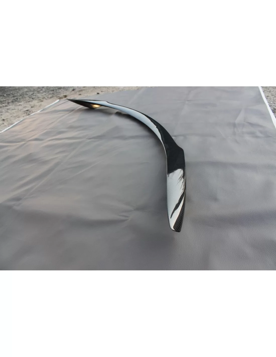 - Tesla - 特斯拉 Modes S 后碳纤维扰流板 - 9 - 这款流线型碳纤维后扰流板可增强特斯拉 Model S 的空气动力学性能,使其更加时尚动感!✖️✳️  - Tesla - 特斯拉 Modes S 后碳纤维扰流板 - 9 - 这款流线型碳纤维后扰流板可增强特斯拉 Model S 的空气动力学性能,使其更加时尚动感!✖️✳️