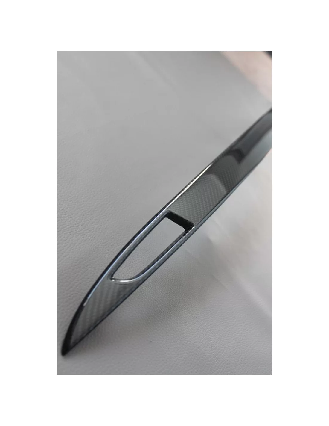  - Tesla - Guarnição da bagageira em carbono Tesla Modes S - 4 - Melhore o seu Tesla Model S com esta guarnição de carbono premi