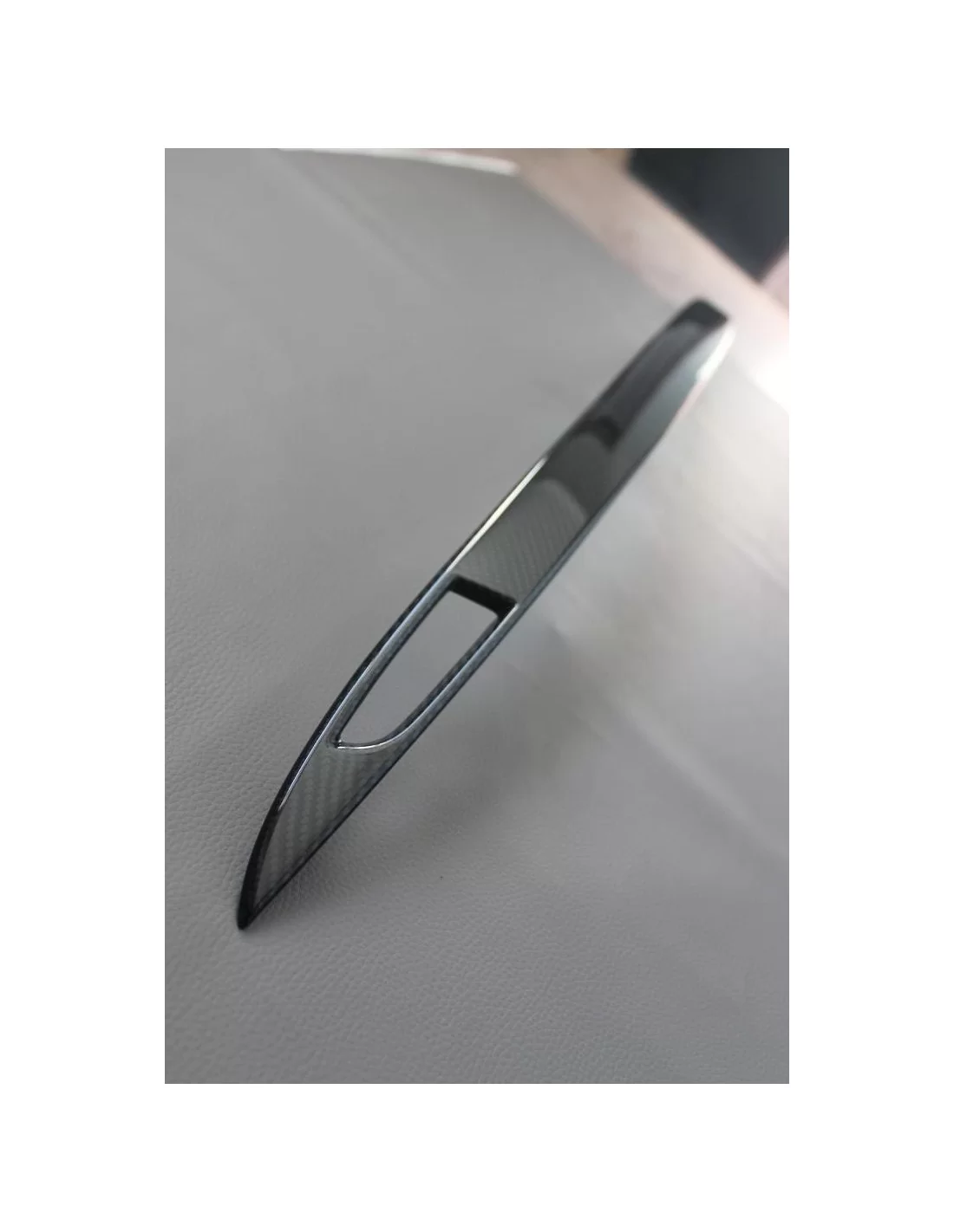  - Tesla - Tesla Modes S bagagelucka i kolfiber - 5 - Uppgradera din Tesla Model S med den här premiumkolfiberklädseln för bagag