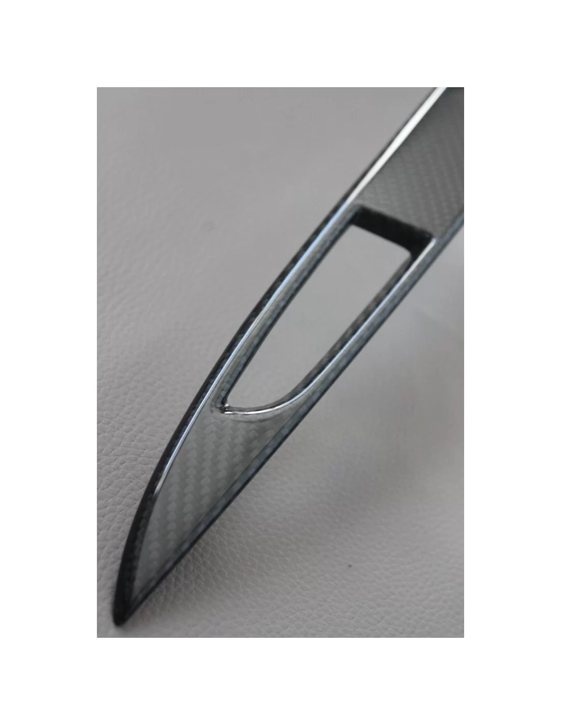  - Tesla - Guarnição da bagageira em carbono Tesla Modes S - 6 - Melhore o seu Tesla Model S com esta guarnição de carbono premi