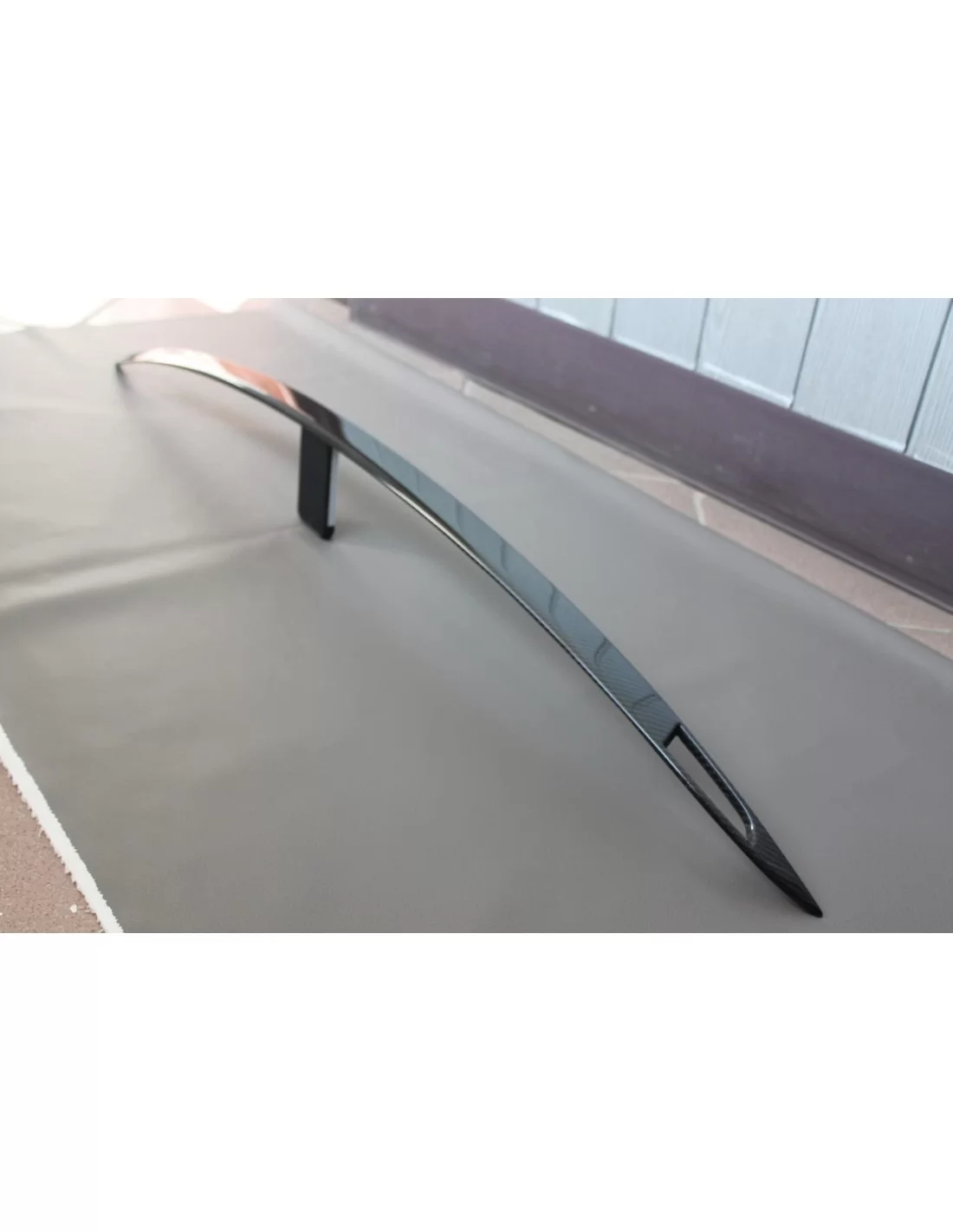  - Tesla - Guarnição da bagageira em carbono Tesla Modes S - 7 - Melhore o seu Tesla Model S com esta guarnição de carbono premi