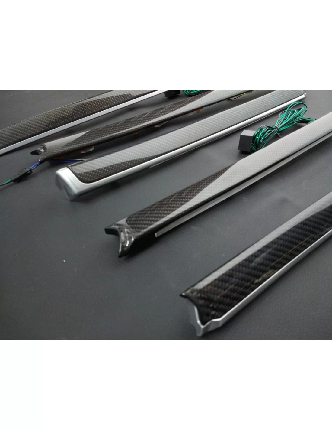 - Toyota - Toyota Land Cruiser Innenraum Carbon Teile - 10 - Toyota Land Cruiser Innenraumteile aus Carbon bei Tuneverse kaufen  - Toyota - Toyota Land Cruiser Innenraum Carbon Teile - 10 - Toyota Land Cruiser Innenraumteile aus Carbon bei Tuneverse kaufen