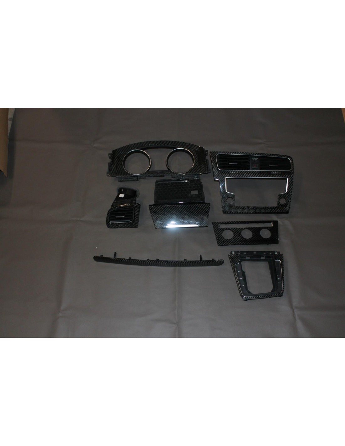 - VW Volkswagen - Volkswagen Golf 7 Piezas interiores de carbono - 1 - ¡Compre piezas de carbono para el interior del Volkswage
