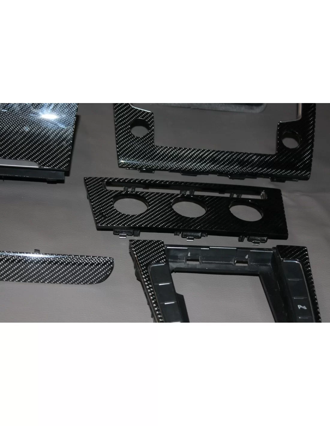  - VW Volkswagen - Volkswagen Golf 7 Innenraum Carbon Teile - 5 - Volkswagen Golf 7 Innenraumteile aus Carbon bei Tuneverse kauf