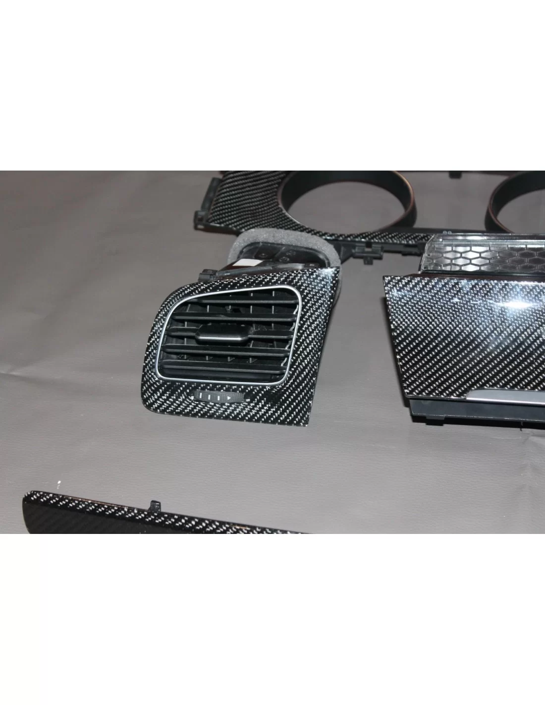 - VW Volkswagen - Volkswagen Golf 7 Parti interne in carbonio - 7 - Acquista i ricambi in carbonio per gli interni della Volksw