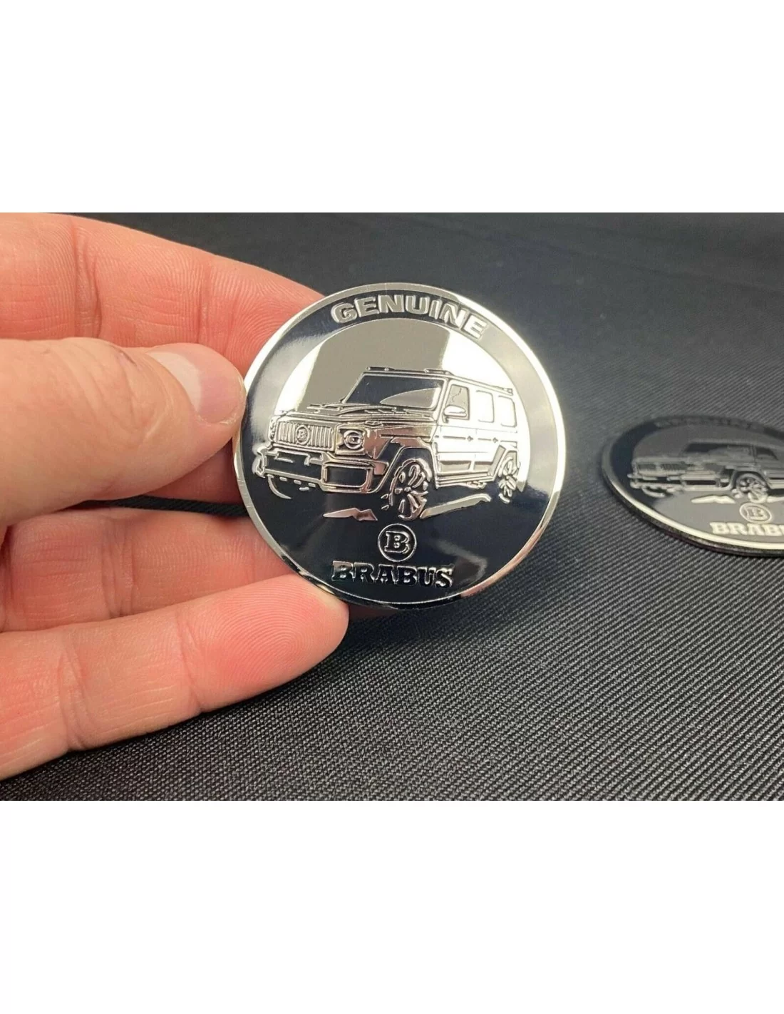  - Logos & Emblems - Metallic Brabus echt logo voor interieurstijlen Mercedes-Benz W463A W464 G-Klasse - 2 - Koop de Metallic Br