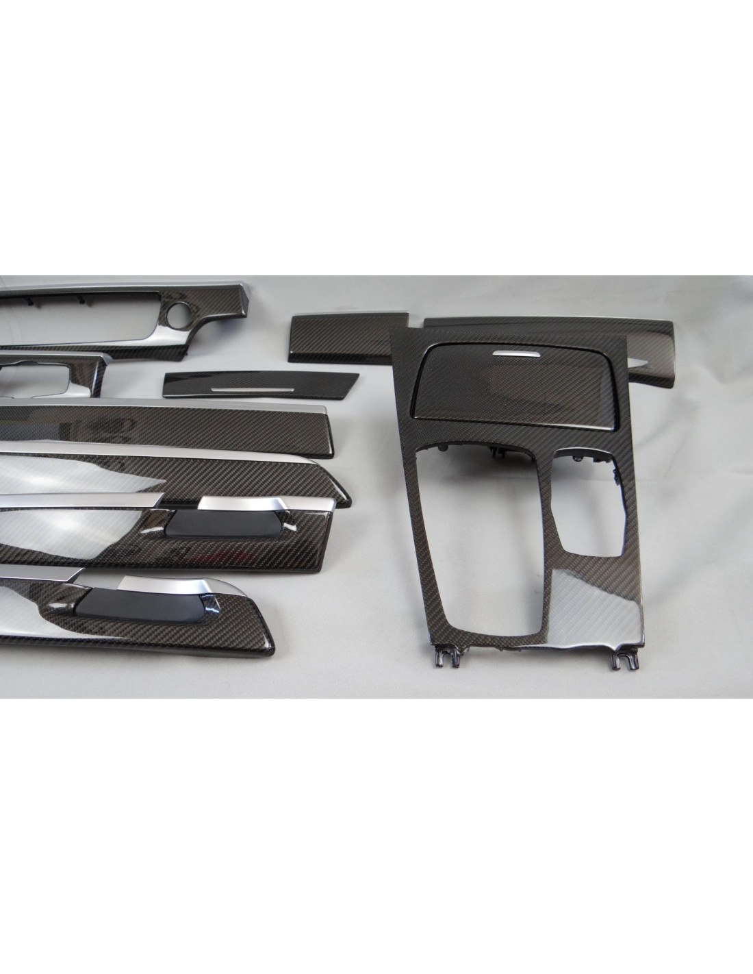- BMW - BMW 7-serie interieur koolstof bekleding - 1 - Transformeer uw BMW 7 Reeks met elegante carbon interieurlijsten voor me - BMW - BMW 7-serie interieur koolstof bekleding - 1 - Transformeer uw BMW 7 Reeks met elegante carbon interieurlijsten voor me