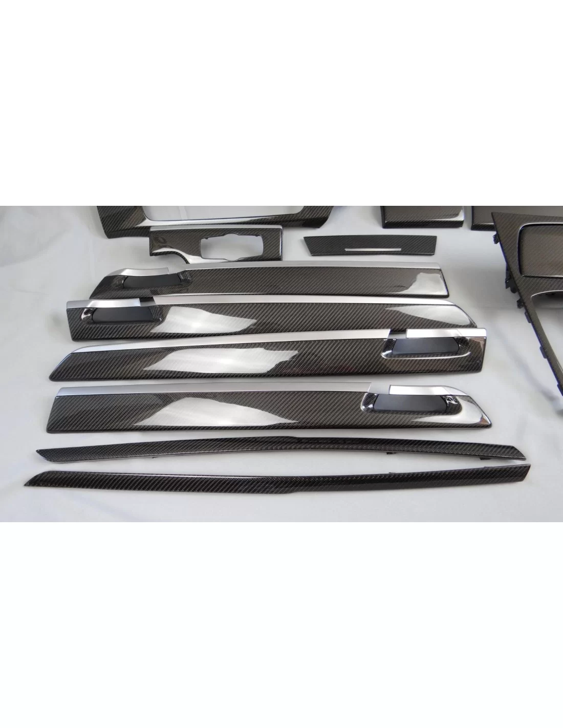 - BMW - 宝马 7 系内饰碳纤维饰条 - 13 - 为您的 BMW 7 系换上优雅的碳纤维内饰,提升时尚感和豪华感。❇️✂️  - BMW - 宝马 7 系内饰碳纤维饰条 - 13 - 为您的 BMW 7 系换上优雅的碳纤维内饰,提升时尚感和豪华感。❇️✂️