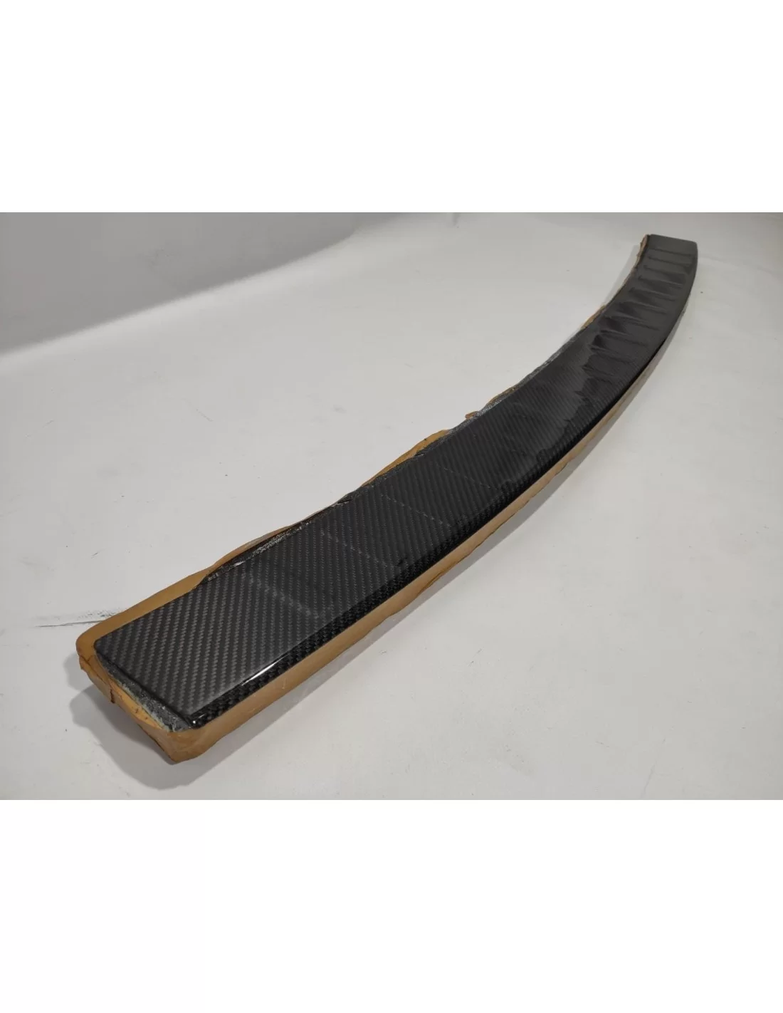  - BMW - BMW X5 F15 Pare-chocs arrière Carbone Upper Cover - 14 - Améliorez votre BMW X5 F15 avec un couvercle supérieur de pare