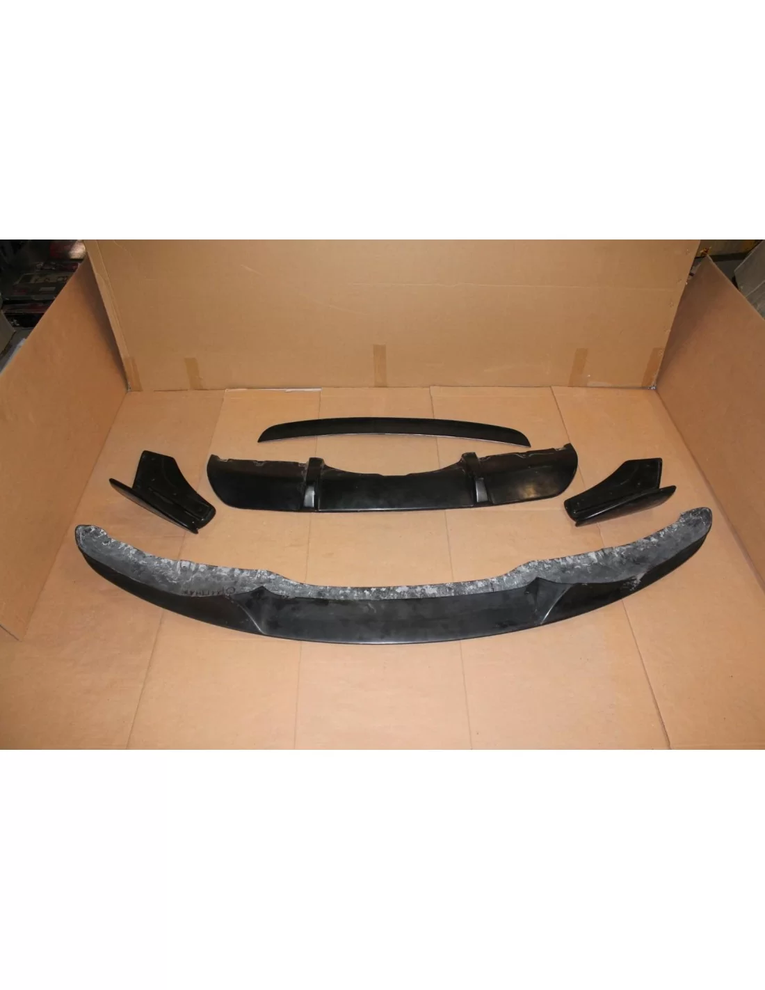 - BMW - BMW X5 F15 Kit de carrosserie en fibre de verre - 2 - Transformez votre BMW X5 F15 avec ce kit de carrosserie en fibre - BMW - BMW X5 F15 Kit de carrosserie en fibre de verre - 2 - Transformez votre BMW X5 F15 avec ce kit de carrosserie en fibre