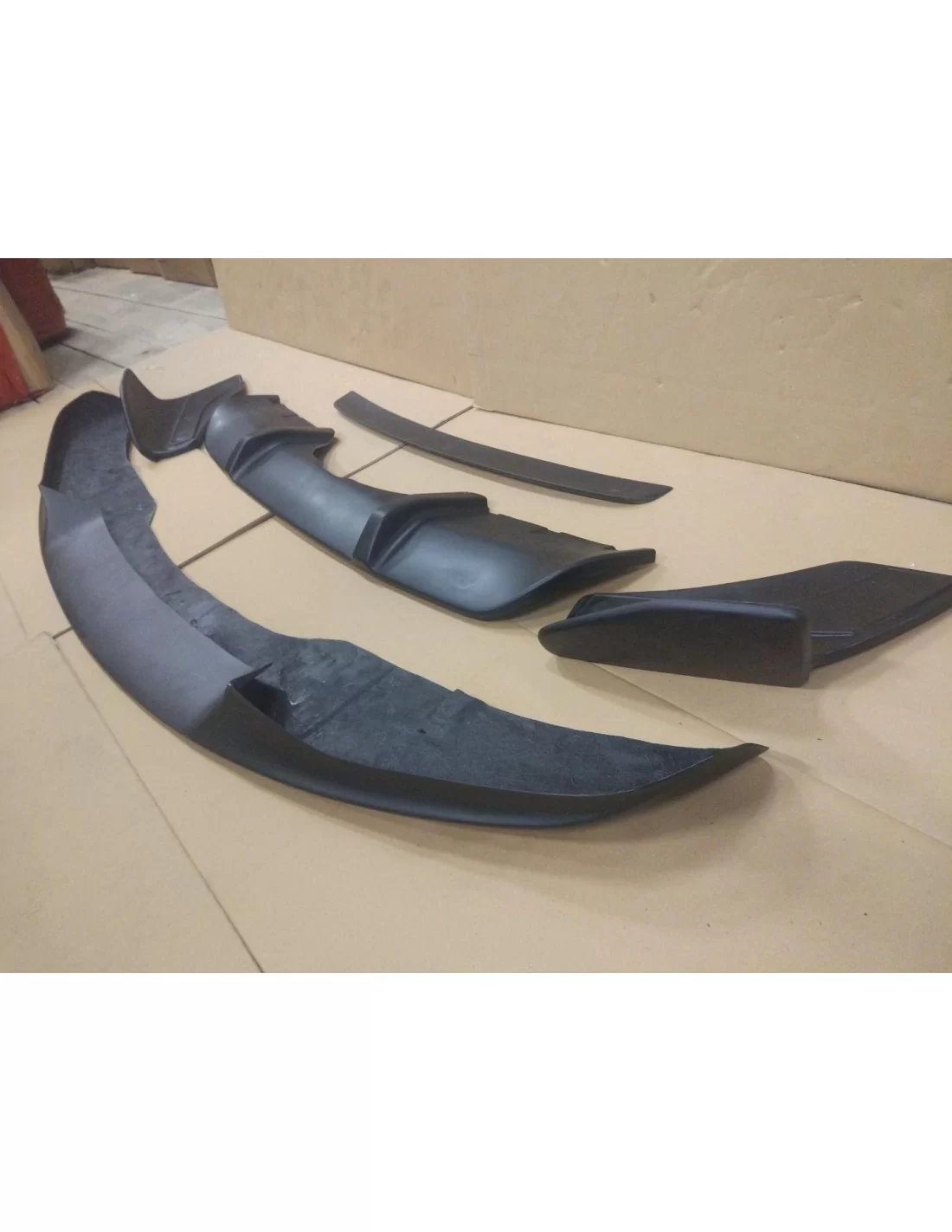 - BMW - BMW X5 F15 Kit de carrosserie en fibre de verre - 16 - Transformez votre BMW X5 F15 avec ce kit de carrosserie en fibre - BMW - BMW X5 F15 Kit de carrosserie en fibre de verre - 16 - Transformez votre BMW X5 F15 avec ce kit de carrosserie en fibre