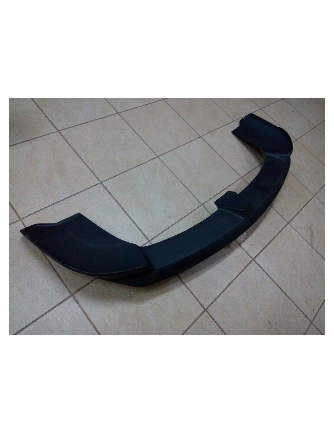  - Land Rover - Range Rover Vogue Rear Roof Spoiler - 6 - Enhance your Range Rover Vogue with a sleek rear roof spoiler, adding 