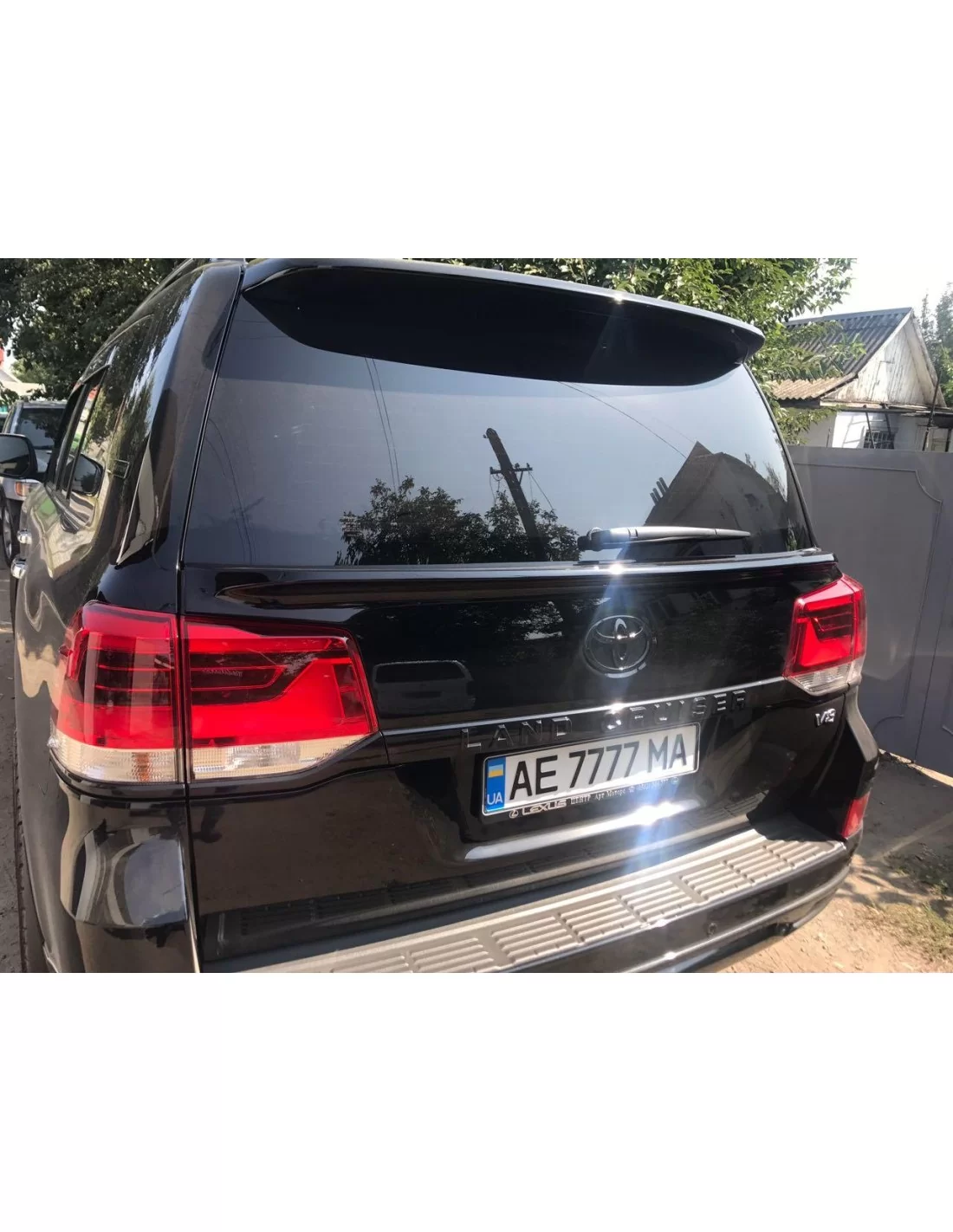 - Toyota - Toyota Land Cruiser 200 Aileron de toit arrière en fibre de verre - 3 - Achetez l'aileron en fibre de verre du toit - Toyota - Toyota Land Cruiser 200 Aileron de toit arrière en fibre de verre - 3 - Achetez l'aileron en fibre de verre du toit