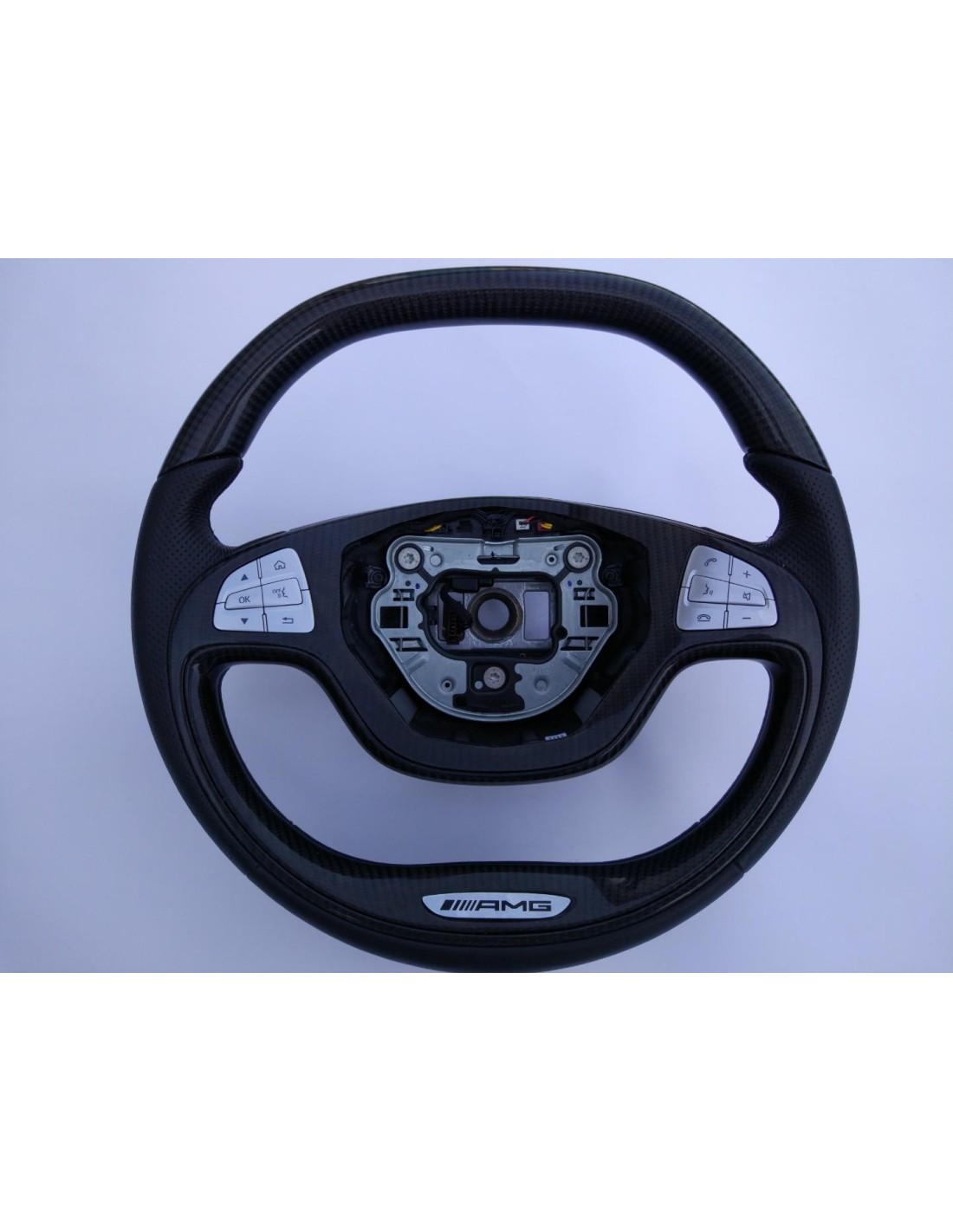  - Volante - Volante AMG de fibra de carbono para Mercedes-Benz Clase S W222 - 2 - Actualice su Mercedes-Benz Clase S W222 con u