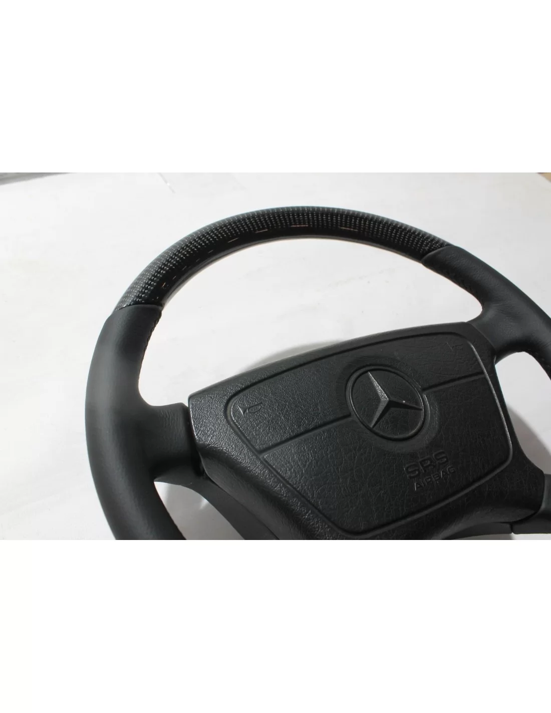 - Volante - Volante in fibra di carbonio per Mercedes-Benz Classe E W124 - 4 - Trasformate la vostra Mercedes-Benz Classe E W12 - Volante - Volante in fibra di carbonio per Mercedes-Benz Classe E W124 - 4 - Trasformate la vostra Mercedes-Benz Classe E W12