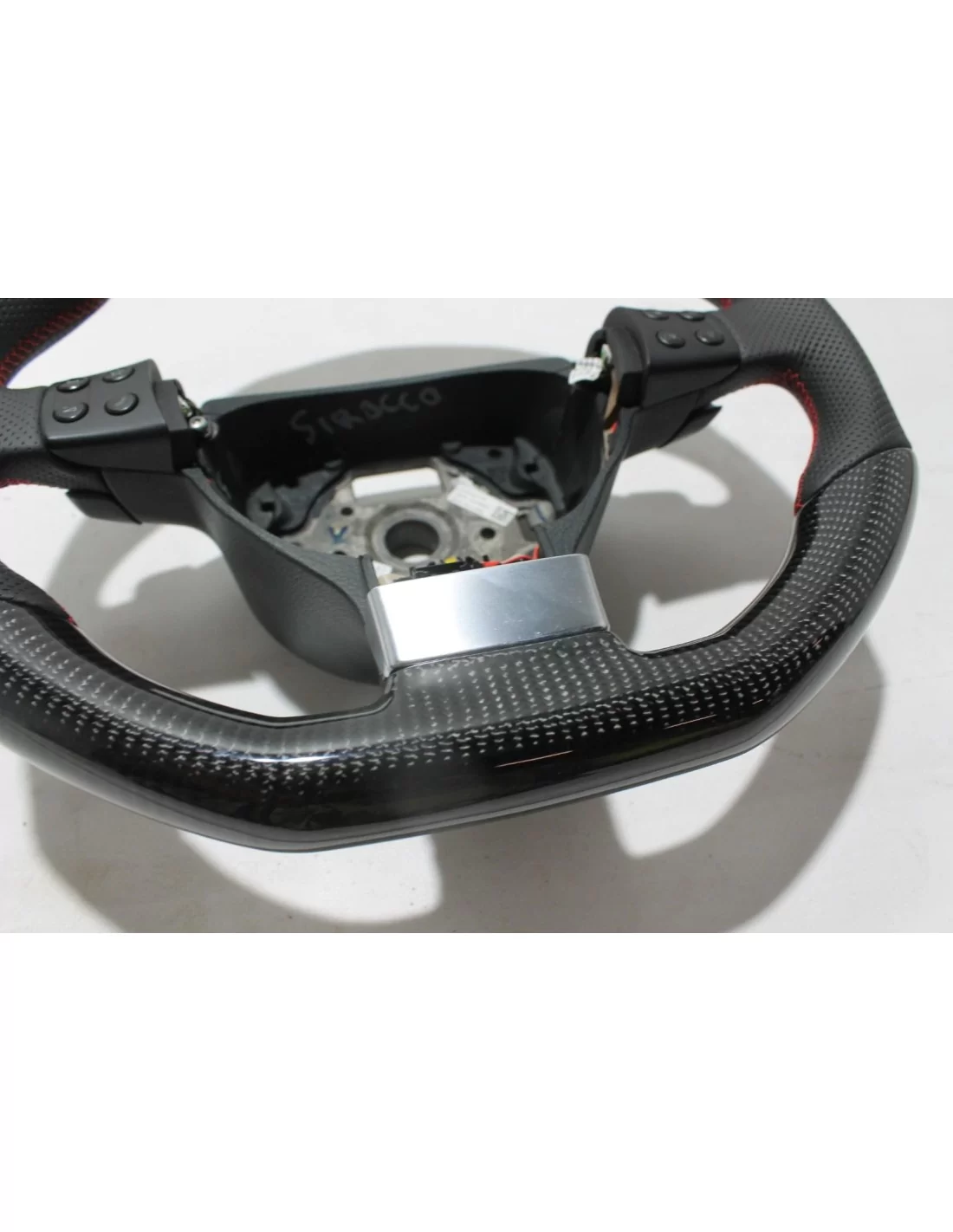 - Steering Wheels - Volante Volkswagen Scirocco em pele de carbono - 8 - Melhore a sua condução com o volante do Volkswagen Sci - Steering Wheels - Volante Volkswagen Scirocco em pele de carbono - 8 - Melhore a sua condução com o volante do Volkswagen Sci