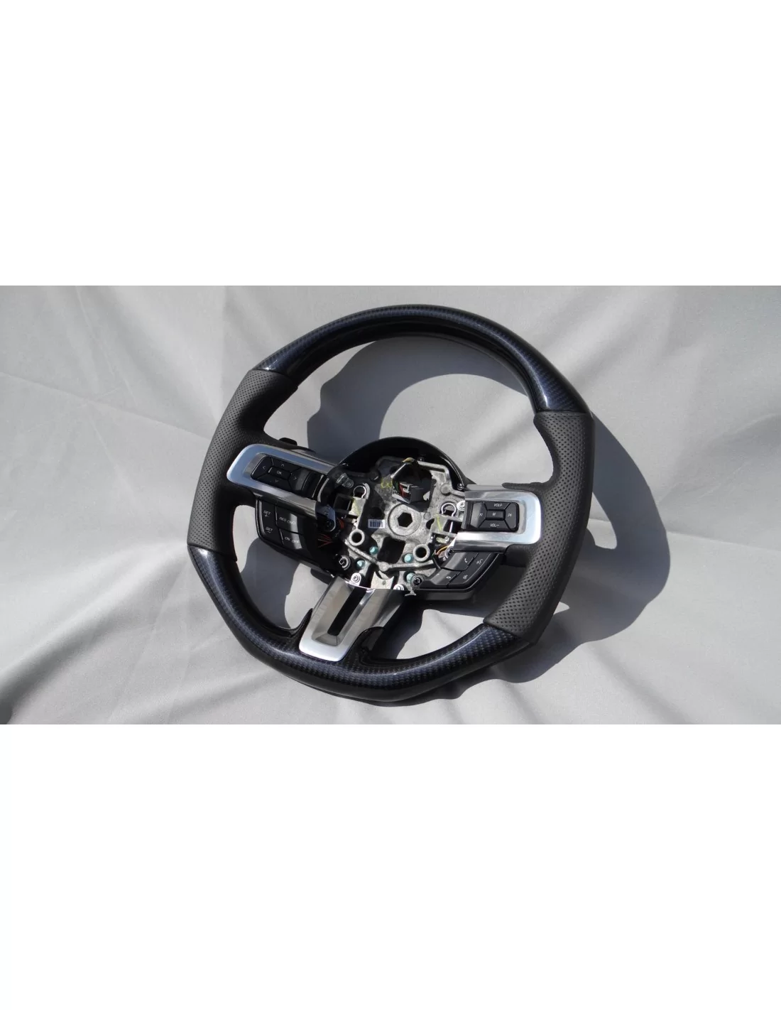  - Steering Wheels - Ford Mustang Shelby GT Stuur Carbon Leer - 2 - Geef je Ford Mustang Shelby GT een oppepper met ons Carbon L