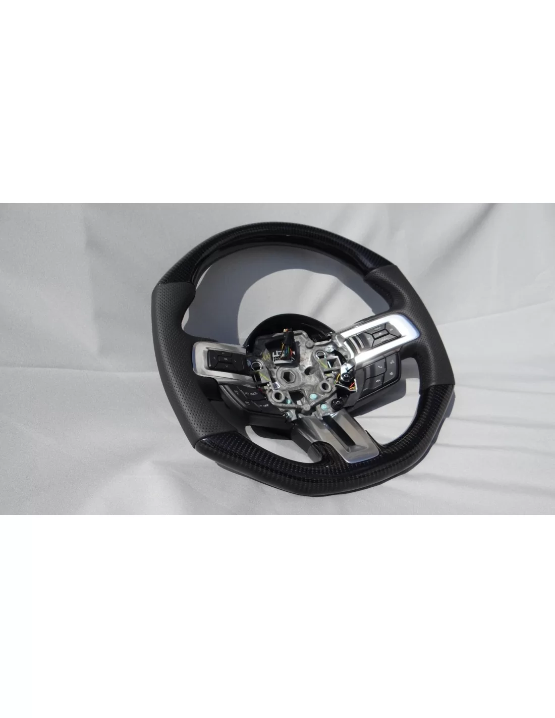  - Steering Wheels - Ford Mustang Shelby GT Stuur Carbon Leer - 3 - Geef je Ford Mustang Shelby GT een oppepper met ons Carbon L