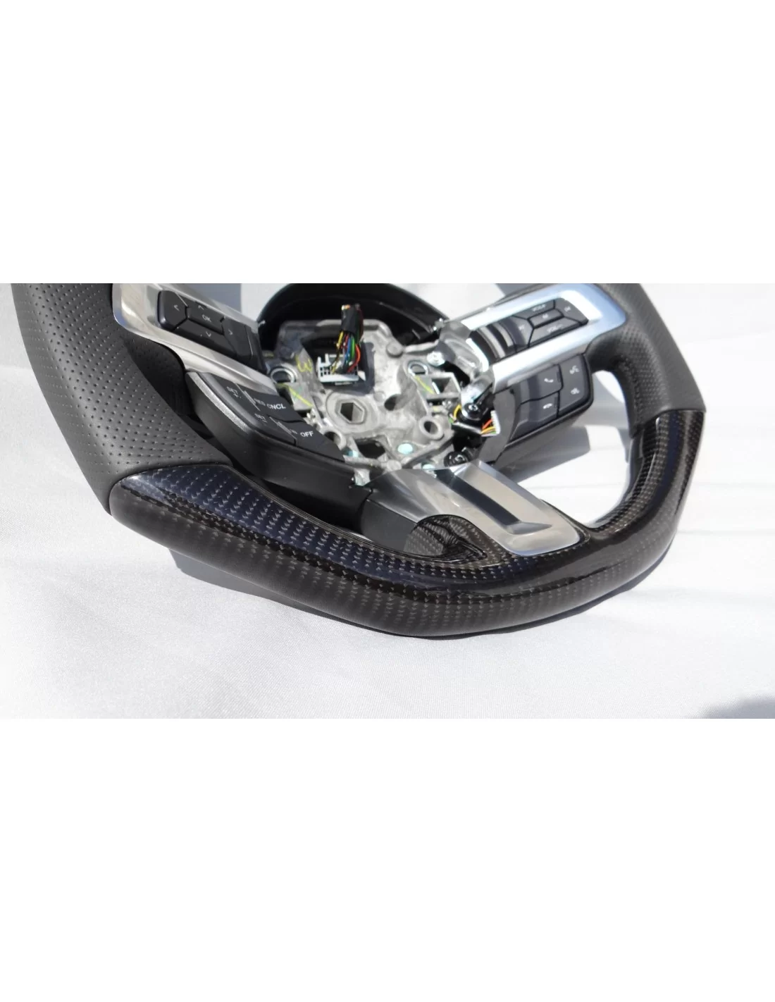  - Steering Wheels - Ford Mustang Shelby GT Stuur Carbon Leer - 4 - Geef je Ford Mustang Shelby GT een oppepper met ons Carbon L