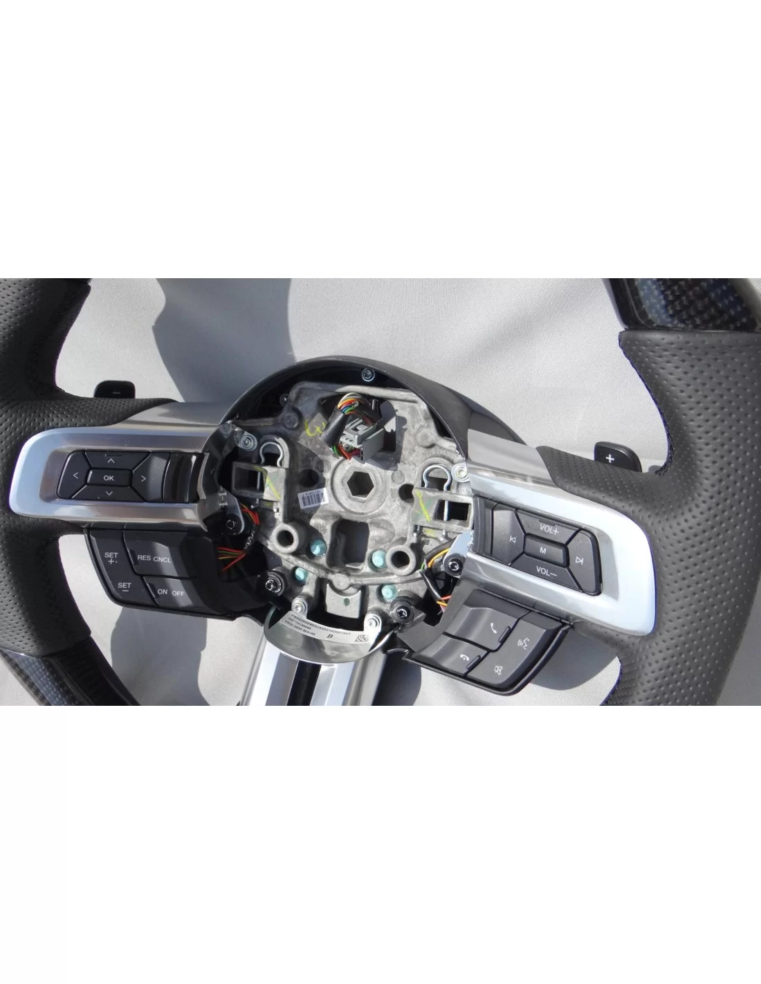  - Steering Wheels - Ford Mustang Shelby GT Stuur Carbon Leer - 6 - Geef je Ford Mustang Shelby GT een oppepper met ons Carbon L