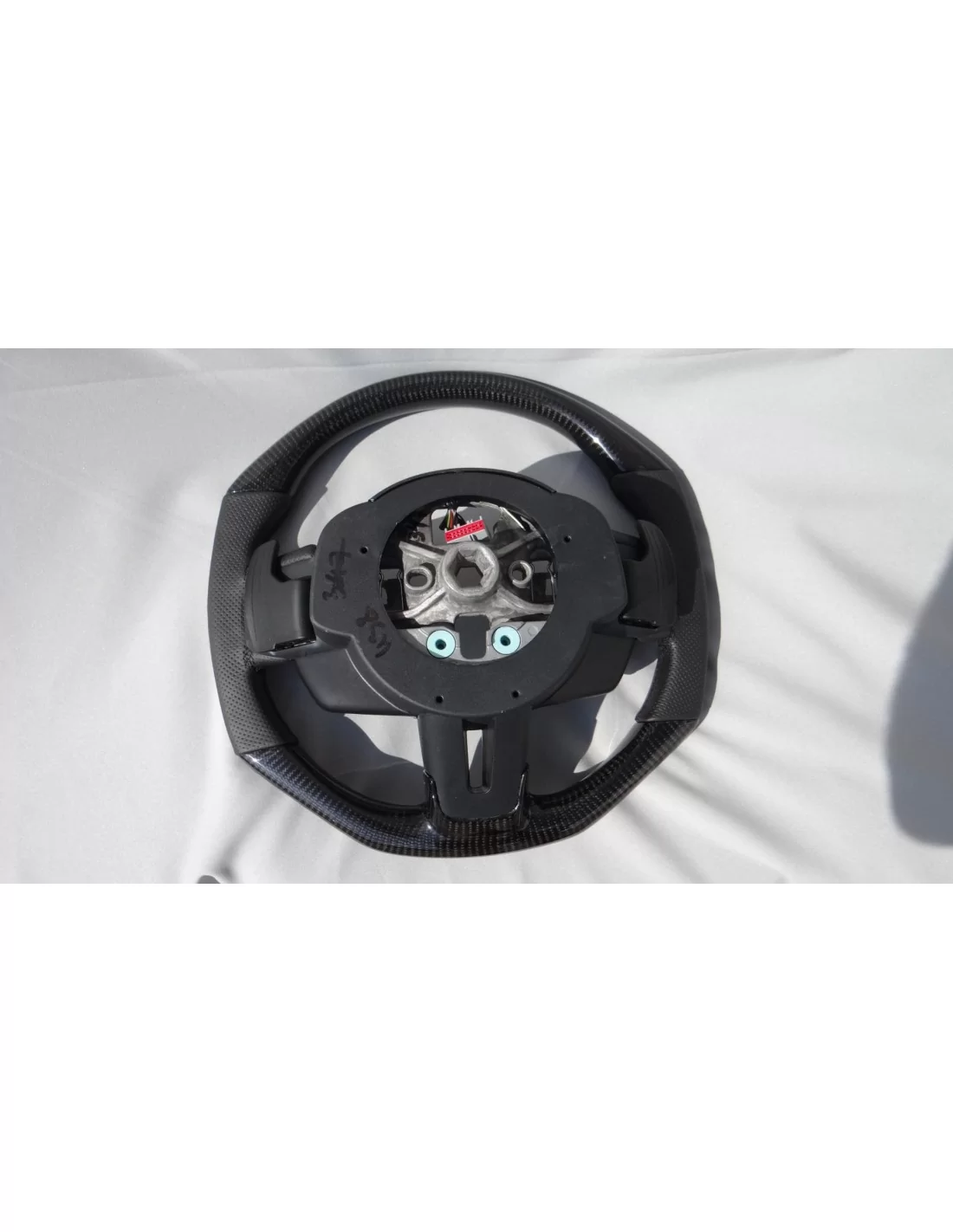 - Steering Wheels - Kierownica Ford Mustang Shelby GT ze skóry węglowej - 7 - Kierownica Ford Mustang Shelby GT ze skóry węglow - Steering Wheels - Kierownica Ford Mustang Shelby GT ze skóry węglowej - 7 - Kierownica Ford Mustang Shelby GT ze skóry węglow