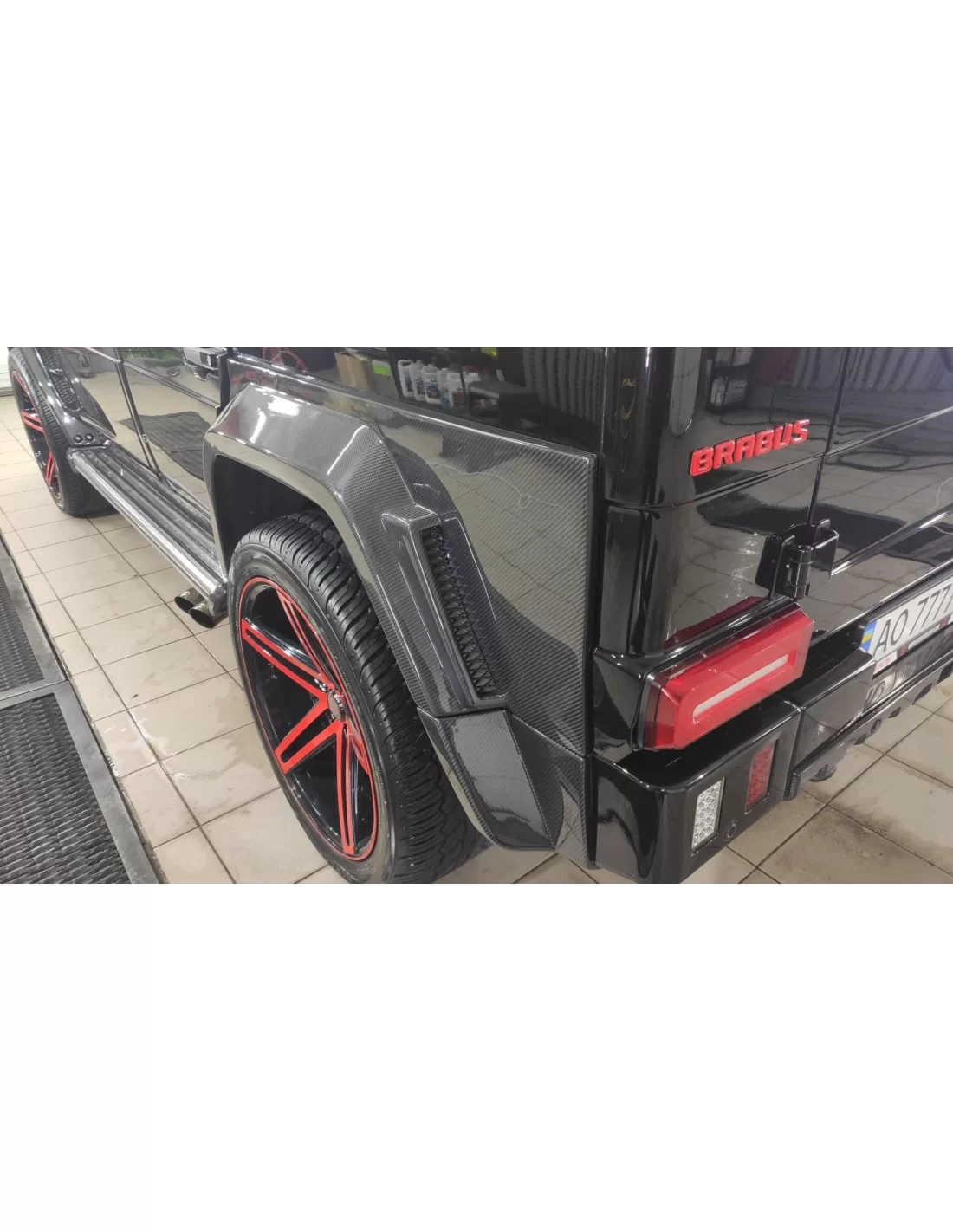 - Mercedes-Benz - Kit de carroçaria Brabus Carbon Widestar (painéis laterais) para Mercedes-Benz G-Class W463 (23 elementos) - - Mercedes-Benz - Kit de carroçaria Brabus Carbon Widestar (painéis laterais) para Mercedes-Benz G-Class W463 (23 elementos) -