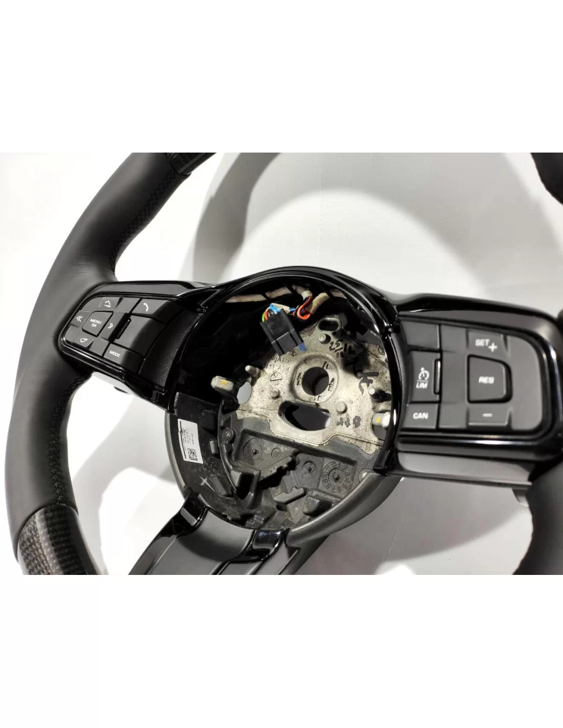  - Steering Wheels - Jaguar F-Type XF Stuur Carbon Leer - 4 - Verfraai je Jaguar F-Type of XF met ons carbon lederen stuurwiel b