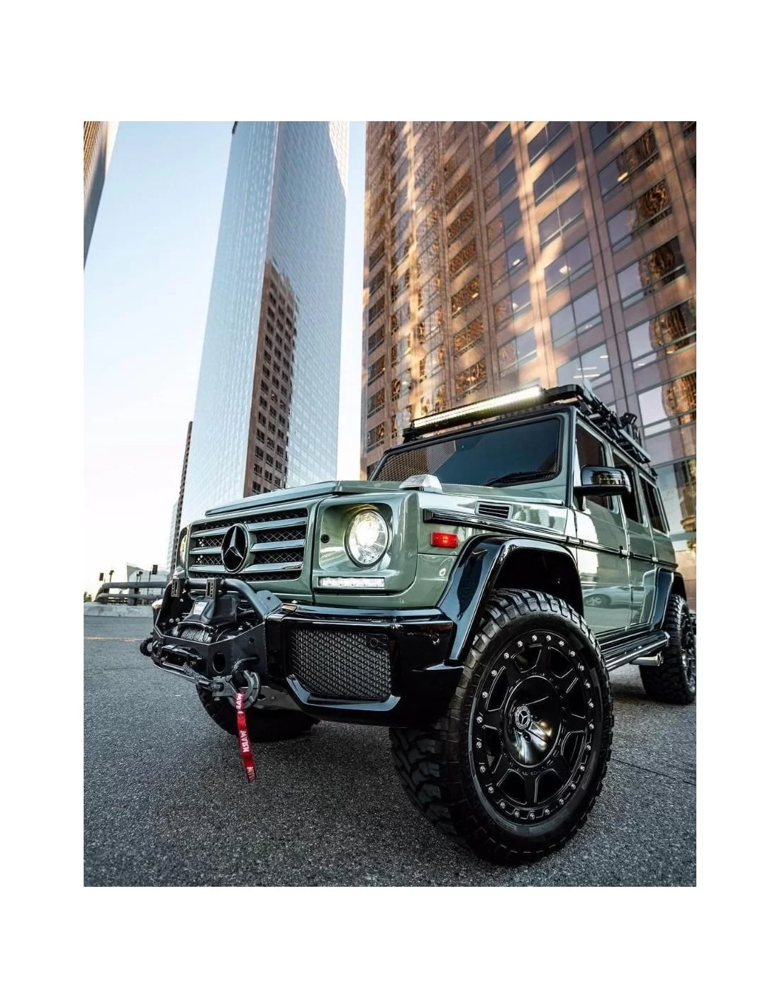  - Mercedes Benz - Cabrestante de metal para Mercedes-Benz 4x4 W463 Clase G - 2 - ¡Compre un cabestrante metálico para su Merced