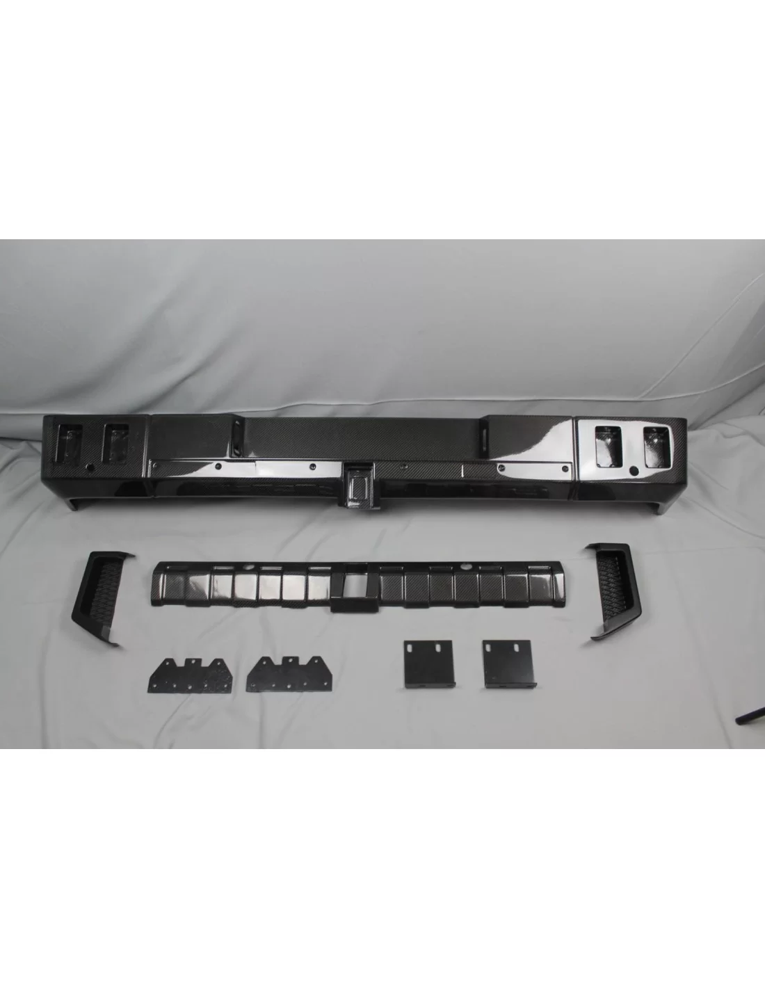 - Mercedes Benz - Pare-chocs arrière Brabus 4x4 en fibre de carbone avec diffuseur pour Mercedes-Benz W463 G-Wagon - 10 - Améli  - Mercedes Benz - Pare-chocs arrière Brabus 4x4 en fibre de carbone avec diffuseur pour Mercedes-Benz W463 G-Wagon - 10 - Améli