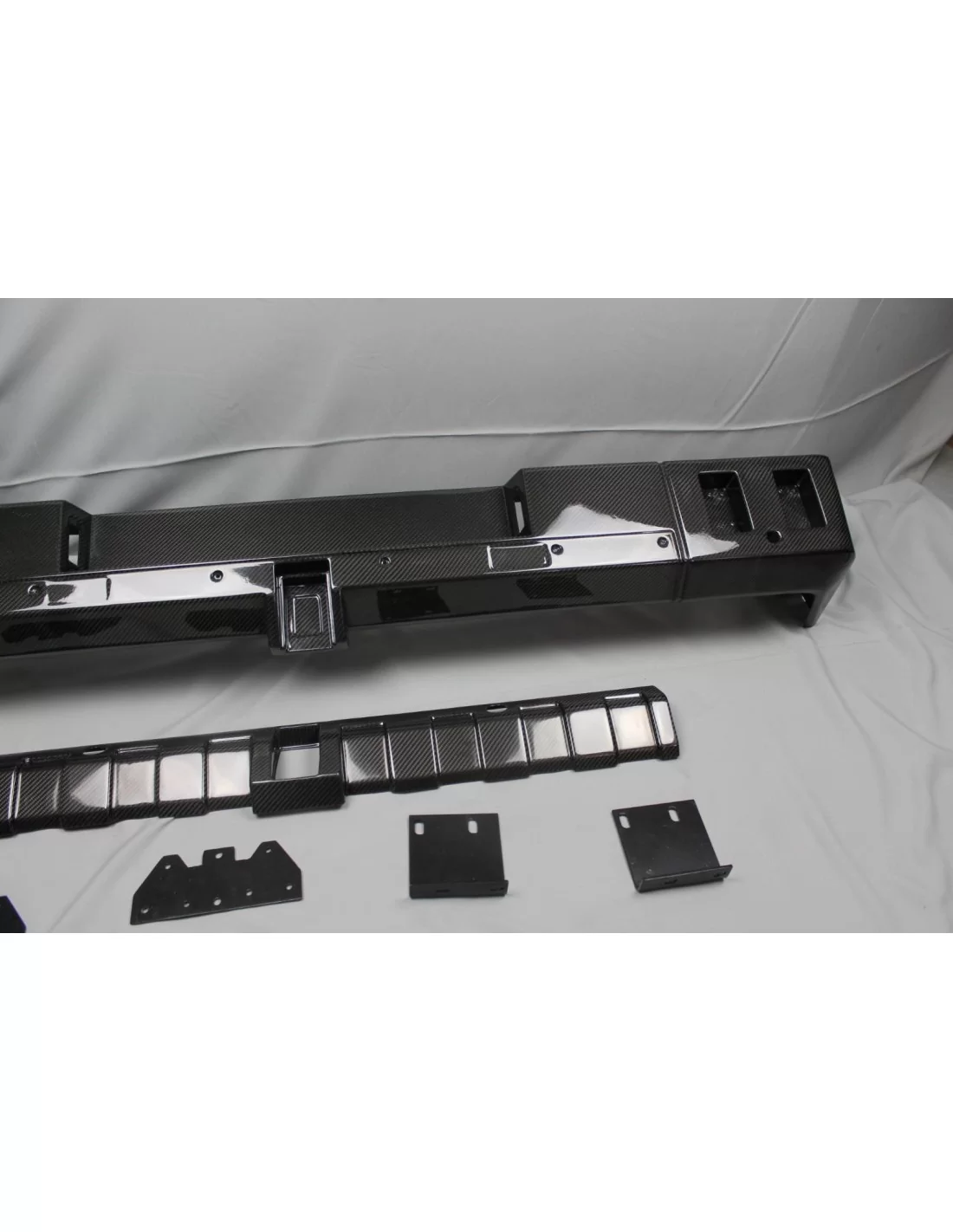 - Mercedes Benz - Pare-chocs arrière Brabus 4x4 en fibre de carbone avec diffuseur pour Mercedes-Benz W463 G-Wagon - 24 - Améli  - Mercedes Benz - Pare-chocs arrière Brabus 4x4 en fibre de carbone avec diffuseur pour Mercedes-Benz W463 G-Wagon - 24 - Améli